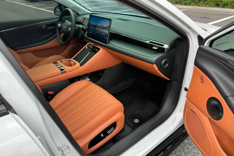 Used AION RT 2025 520 Smart Luxury Edition Interior 6