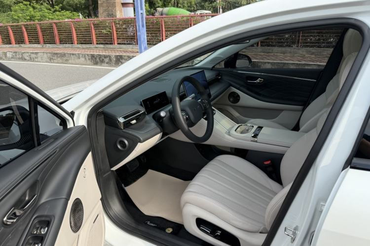 Used AION RT 2025 520 Smart Luxury Edition Interior 7