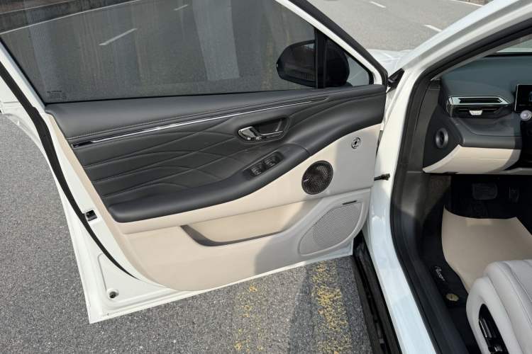 Used AION RT 2025 520 Smart Luxury Edition Interior 9