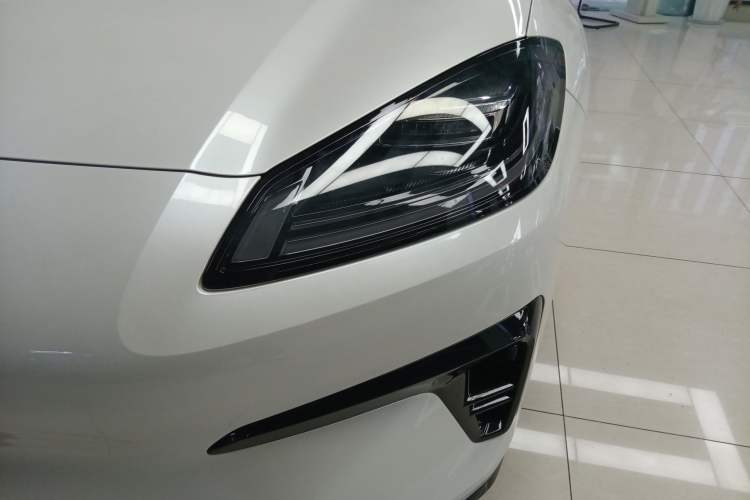 Used AION RT 2025 520 Smart Luxury Edition Left Front Headlight