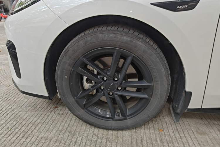 Used AION RT 2025 520 Smart Luxury Edition Left Front Wheel Hub