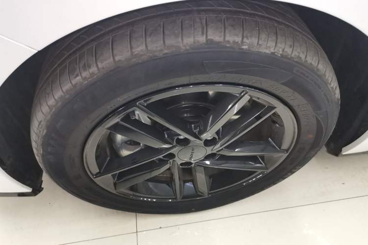 Used AION RT 2025 520 Smart Luxury Edition Left Front Wheel Hub