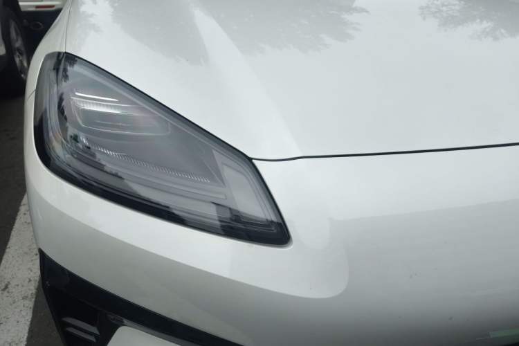 Used AION RT 2025 520 Smart Luxury Edition Right Front Headlight