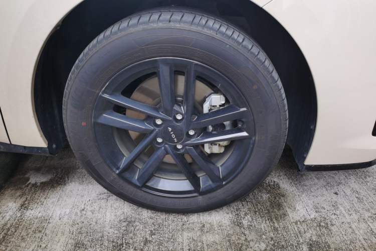 Used AION RT 2025 650 Zhijihao Edition Right Front Wheel Hub