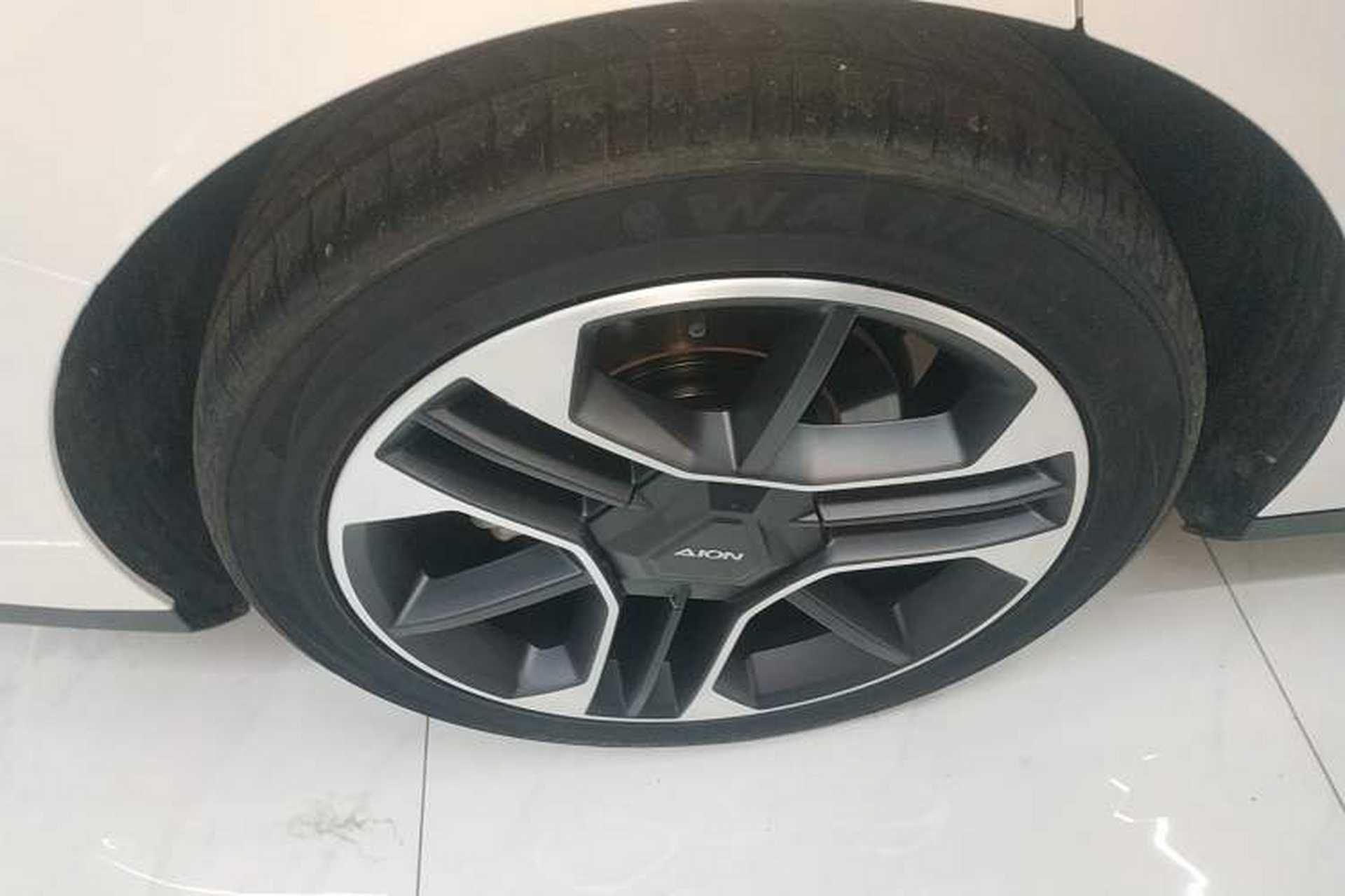 Used AION RT 2025 650 LiDAR Edition Right Rear Wheel Hub