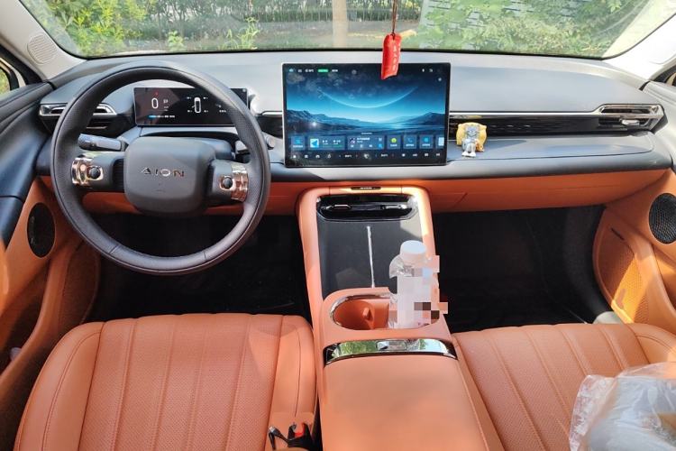 Used AION RT 2025 520 Smart Enjoy Edition Center Console