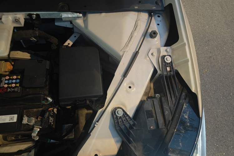 Used AION RT 2025 650 Smart Edition Engine Bay Left