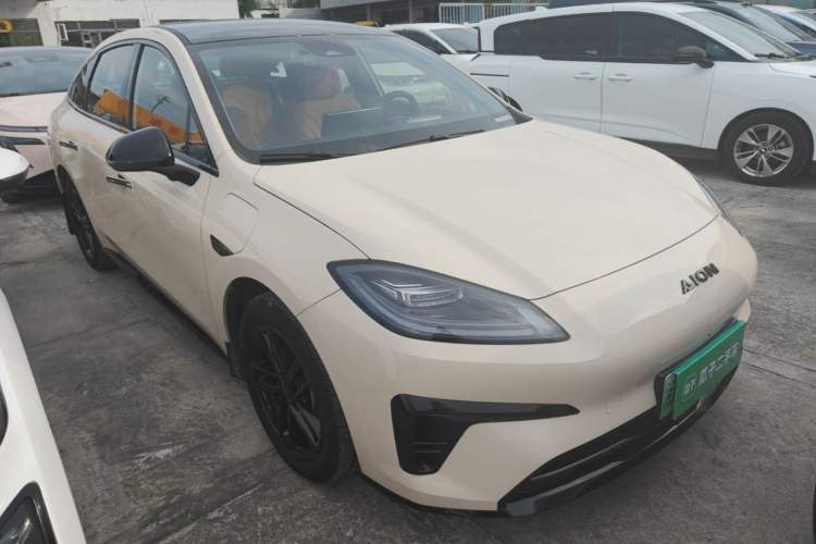 Used AION RT 2025 520 Smart Enjoy Edition Front Right 45 Deg
