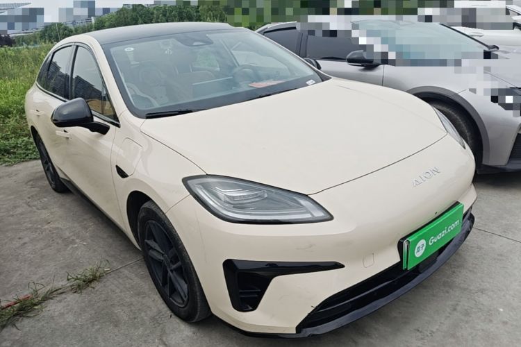 Used AION RT 2025 520 Smart Luxury Edition Front Right 45 Deg