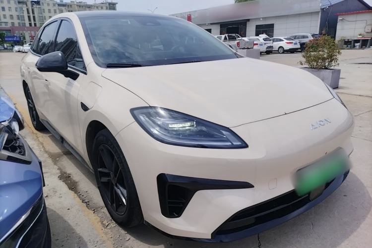 Used AION RT 2025 520 Smart Luxury Edition Front Right 45 Deg
