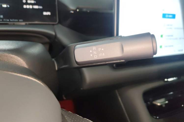 Used AION RT 2025 650 LiDAR Edition Gear Lever