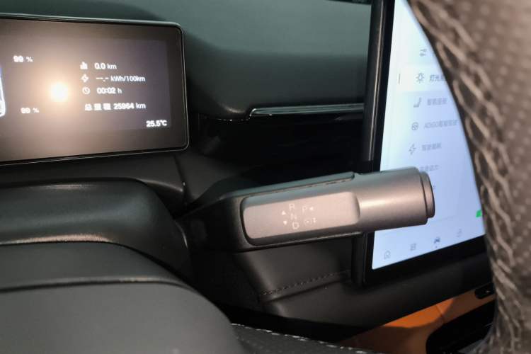 Used AION RT 2025 650 Zhijihao Edition Gear Lever