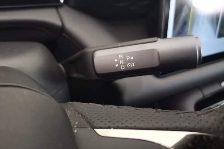 Used AION RT 2025 520 Smart Luxury Edition Gear Lever