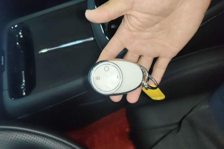 Used AION RT 2025 650 LiDAR Edition Interior 1