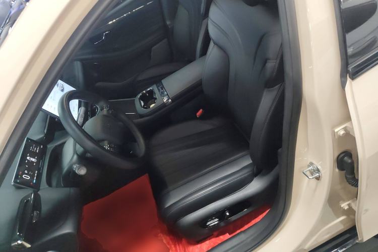 Used AION RT 2025 650 LiDAR Edition Left Front Seat
