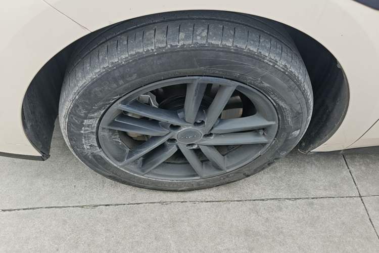Used AION RT 2025 520 Smart Luxury Edition Left Front Wheel Hub