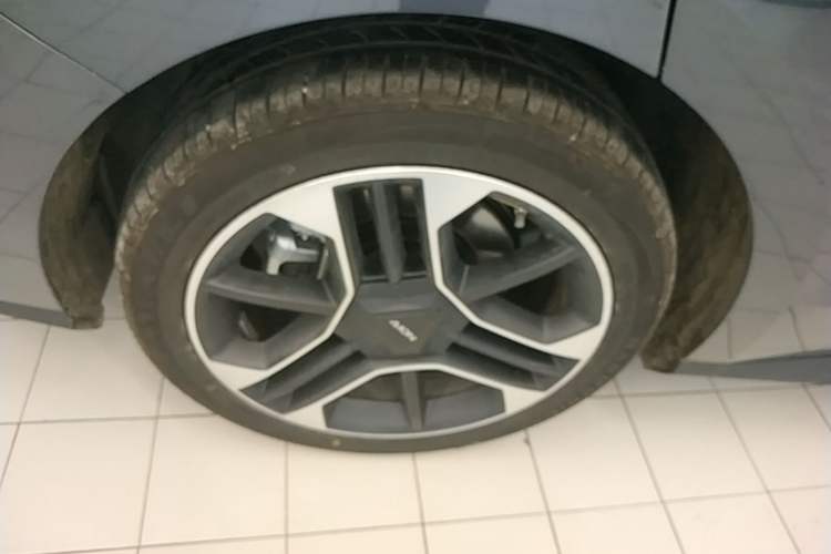 Used AION RT 2026 Model 650 Smart Elite Edition Right Rear Wheel Hub