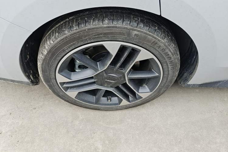 Used AION RT 2026 Model 650 Smart Elite Edition Right Rear Wheel Hub