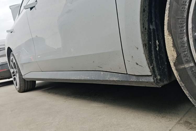 Used AION RT 2026 Model 650 Smart Elite Edition Right Side Sill