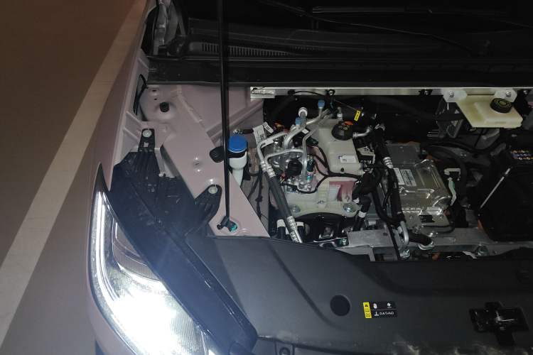 Used AION RT 2026 Model 650 Smart Elite Edition Engine Bay Right