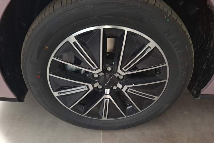 Used AION RT 2026 Model 520 Smart Elite Edition Left Front Wheel Hub
