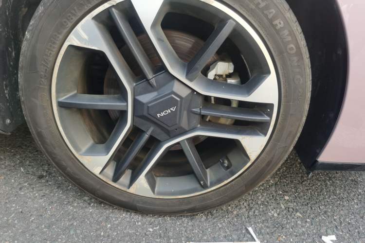 Used AION RT 2026 Model 650 Smart Elite Edition Right Front Wheel Hub