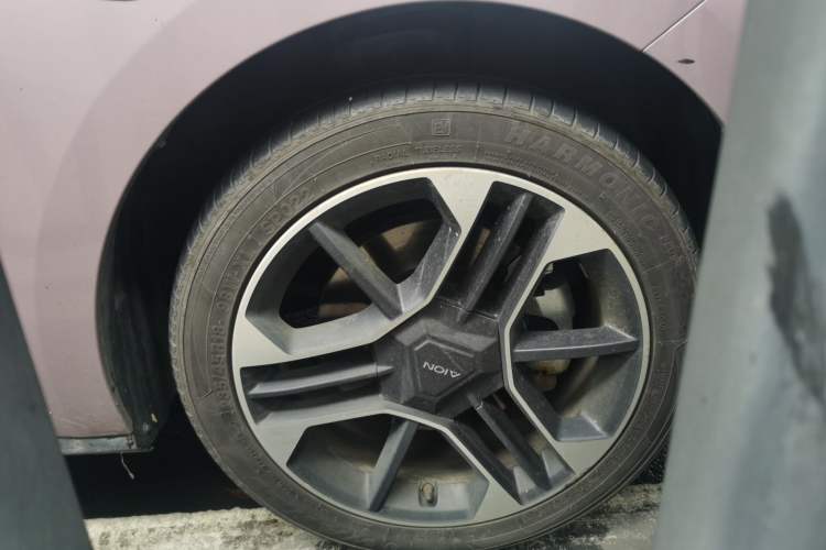Used AION RT 2026 Model 650 Smart Elite Edition Right Front Wheel Hub