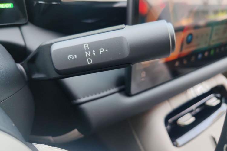 Used AION RT 2026 Model 520 Smart Enjoyment Edition Gear Lever