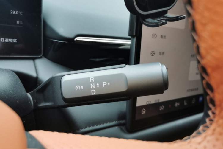 Used AION RT 2026 Model 650 Smart Luxury Edition Gear Lever