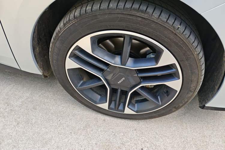 Used AION RT 2026 Model 650 Smart Luxury Edition Right Front Wheel Hub
