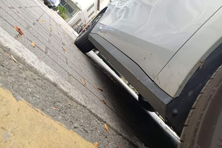 Used AION RT 2026 Model 650 Smart Elite Edition Right Side Sill