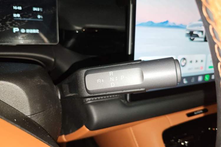 Used AION RT 2026 Model 520 Smart Enjoyment Edition Gear Lever