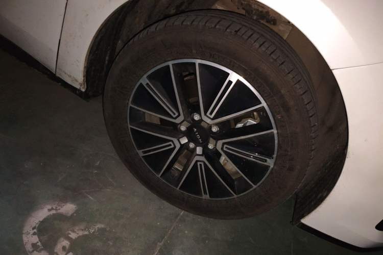 Used AION RT 2026 Model 520 Smart Enjoyment Edition Right Front Wheel Hub