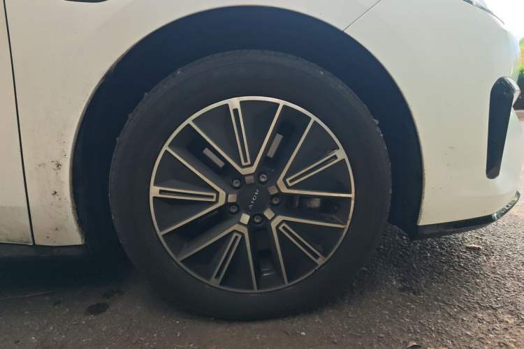 Used AION RT 2026 Model 520 Smart Enjoyment Edition Right Front Wheel Hub