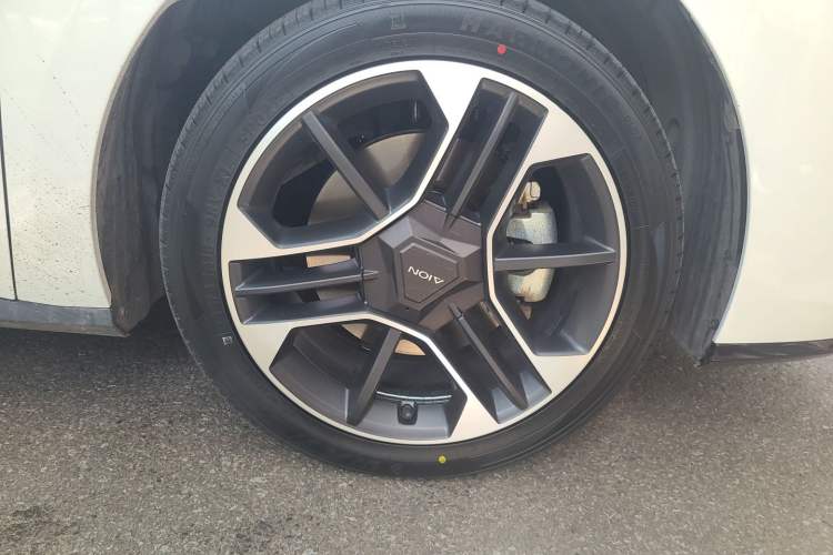 Used AION RT 2026 Model 650 Smart Luxury Edition Right Front Wheel Hub