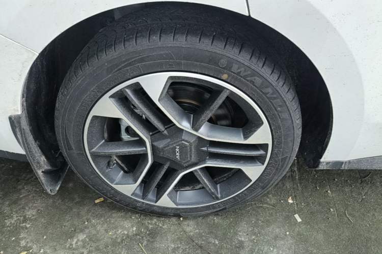 Used AION RT 2026 Model 650 Smart Elite Edition Right Rear Wheel Hub