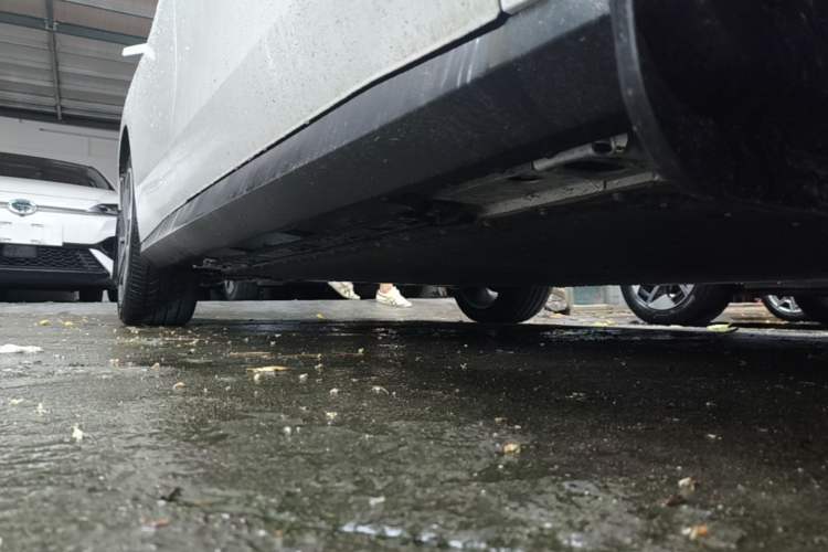 Used AION RT 2026 Model 650 Smart Elite Edition Right Side Sill