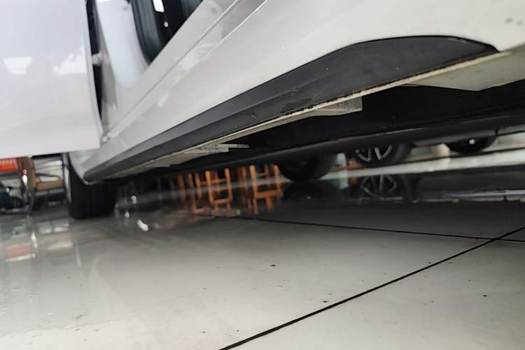 Used AION S 2019 Xuan 530 Right Side Sill