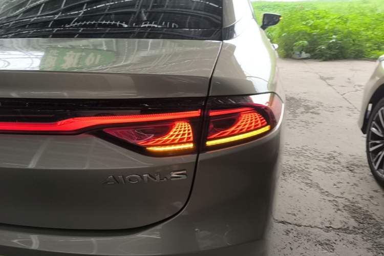 Used AION S 2020 Meizu 630 Safe Smart Driving Edition Right Rear Taillight