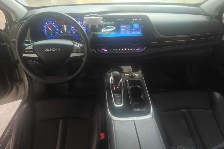 Used AION S 2020 Meizu 580 Pio Center Console