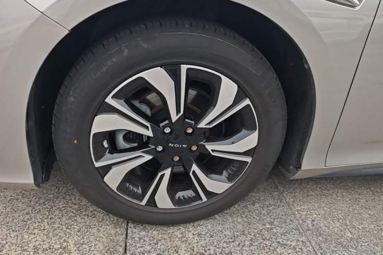 Used AION S 2020 Meizu 580 Travel Standard Edition Left Front Wheel Hub