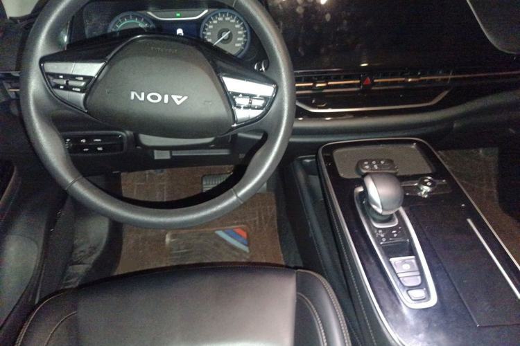 Used AION S 2020 Meizu 580 Pio Center Console