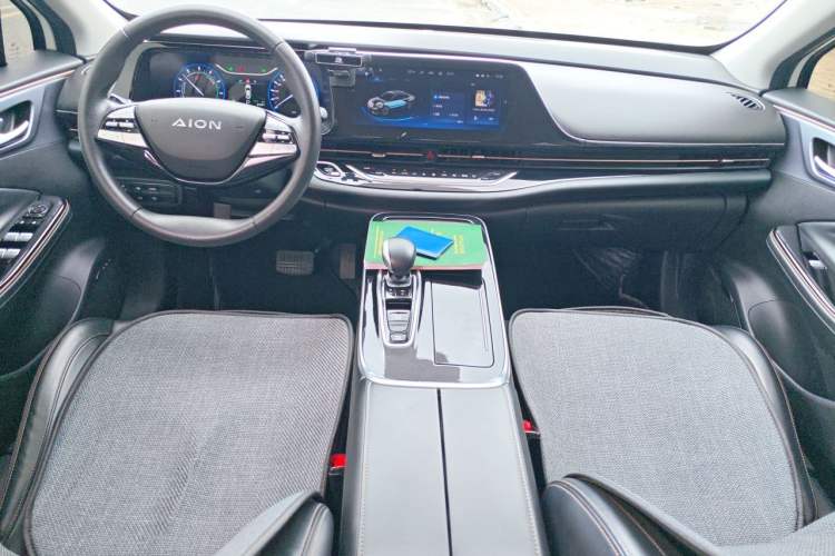 Used AION S 2020 Meizu 580 Pio Center Console