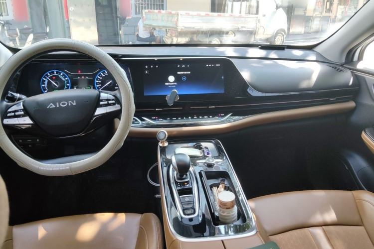 Used AION S 2020 Meizu 580 Center Console