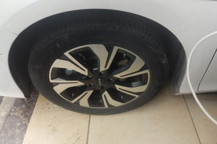 Used AION S 2020 Meizu 580 Travel Standard Edition Left Front Wheel Hub
