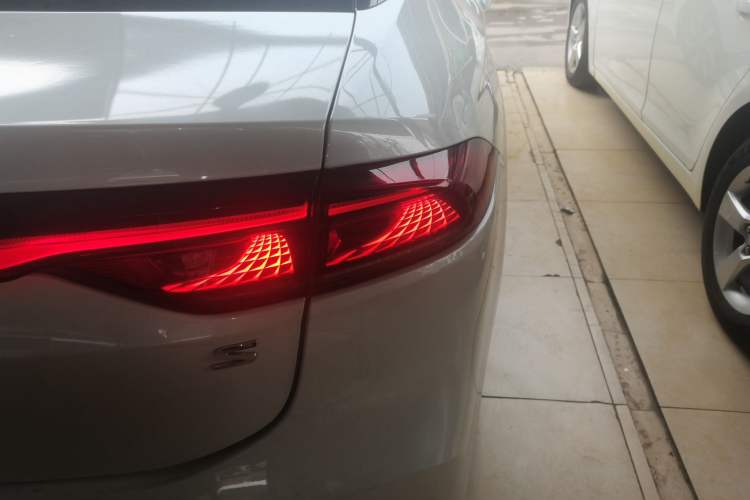 Used AION S 2020 Meizu 580 Travel Standard Edition Right Rear Taillight