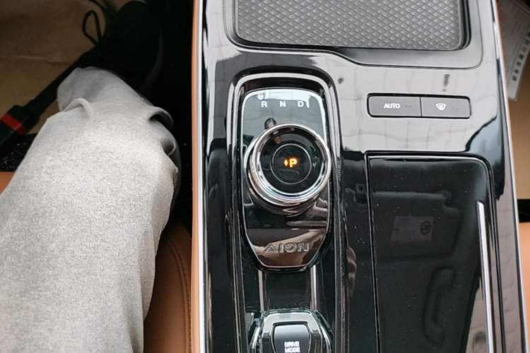 Used AION S 2022 Meizu 580 Gear Lever