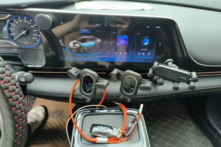 Used AION S 2022 Meizu 580 Pio Audio And AC Panel