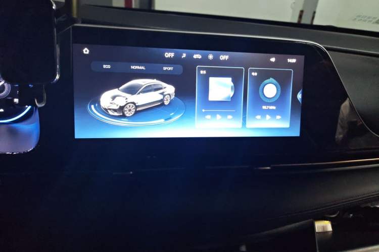 Used AION S 2022 Meizu 580 Pio Audio And AC Panel