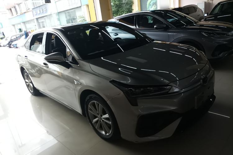Used AION S 2022 Xuan 580 60kWh Front Right 45 Deg